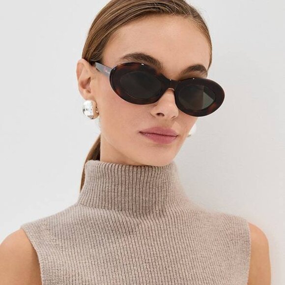 Saint Laurent SL 594 008 Sunglasses Black Oval Frame, Black  display picture 3
